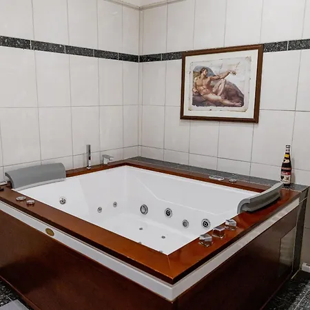 Schiefe Monteurwohnung Oldenburg, Zentral, Viel Platz Und Komfort Appartement