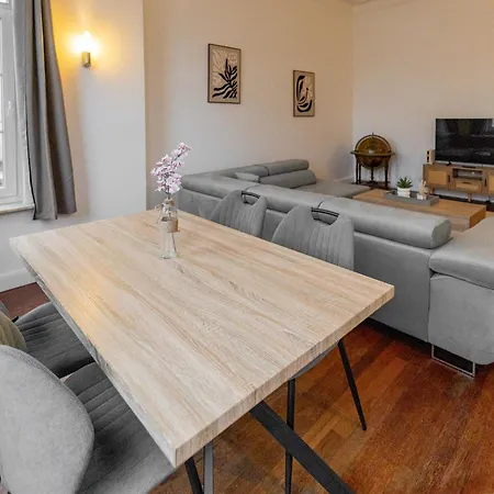 Appartement Schiefe Monteurwohnung Oldenburg, Zentral, Viel Platz Und Komfort Oldenbourg
